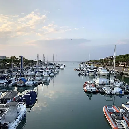 Large Row House With Private Fenced Garden For 10 Guests In Lignano Pineta 4* Lignano Sabbiadoro