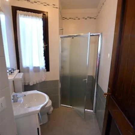 Large Row House With Private Fenced Garden For 10 Guests In Lignano Pineta Hotel Lignano Sabbiadoro