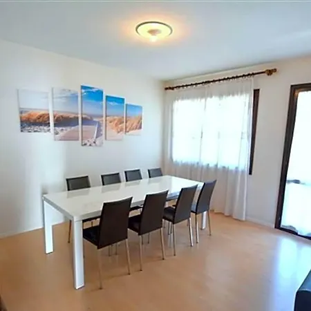 Large Row House With Private Fenced Garden For 10 Guests In Lignano Pineta Hotel